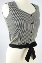Load image into Gallery viewer, Close up of top, Top on mannequin, Pictured from the side 