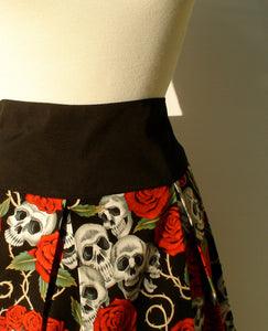 Pinup Skulls and Roses Skirt(red roses) S-RS747